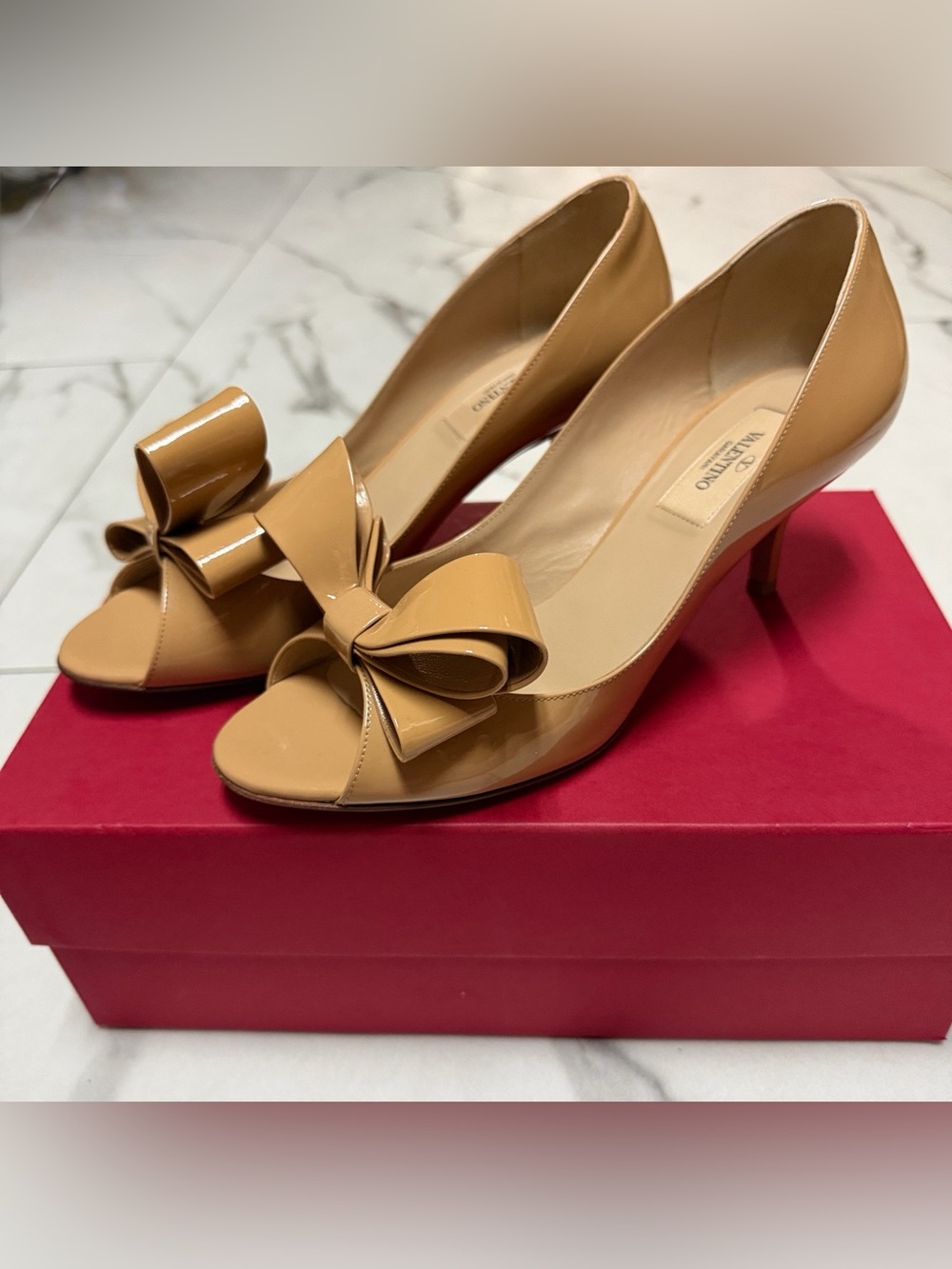 Valentino Garavani Camel Patent Leather Bow Peep-Toe Pumps 38.5